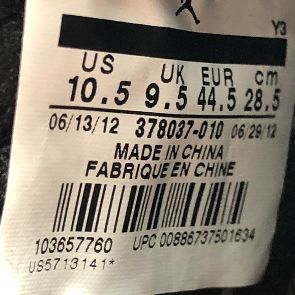 AIR JORDAN 11 RETRO size 10.5 - Picture 14 of 16